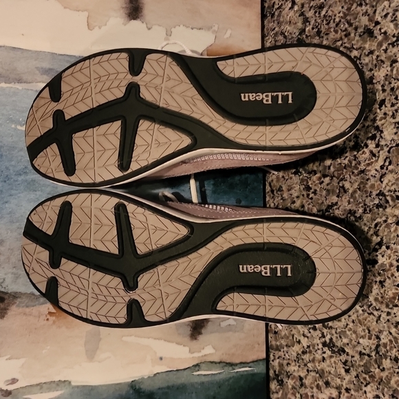 L.L Bean Comfort Fitness Walking Shoes, Gray Suede Mesh - Size 9.5M - Picture 7 of 7